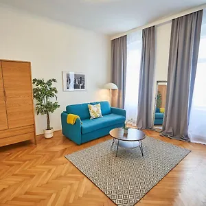 https://renovated-cozy-close-to-museumsquartier.vienna-besthotels.com